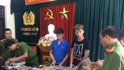Bóc gỡ một đường dây buôn bán cần sa cực lớn