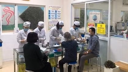 Thêm 7 ca nhiễm COVID-19 nhập cảnh, bé gái 10 tháng tuổi xét nghiệm lần thứ 4 