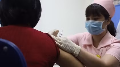 Sáu người đầu tiên đã tiêm thử nghiệm vaccine Covivac