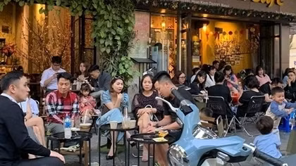 Nhiều người Hà Nội vẫn thờ ơ với dịch COVID-19