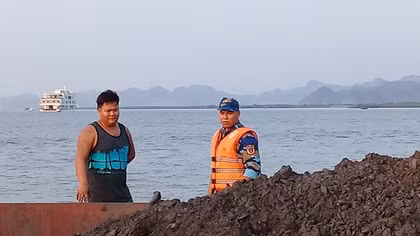 Tàu hàng chở thêm 1.000 m3 than không rõ nguồn gốc
