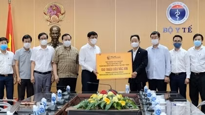 Tiếp nhận 150 triệu bơm kim tiêm cho Chiến dịch tiêm chủng trên toàn quốc