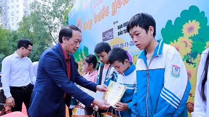 Mang yêu thương cho bệnh nhi ung thư