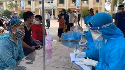 Thêm 330 ca mắc COVID-19 mới trong 6 giờ