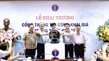 Chấn chỉnh đấu thầu, công khai để tránh thổi giá trang thiết bị y tế 