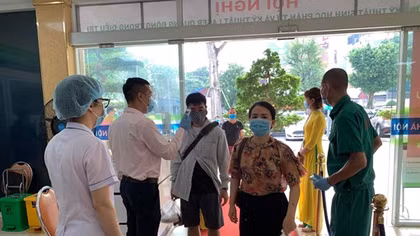 Thêm 1 ca mắc COVID-19 mới là chuyên gia đến từ LB Nga