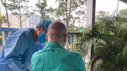 Còn 10 bệnh nhân COVID, nam phi công người Anh thời gian bỏ tập máy thở dài hơn