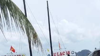 Tàu du lịch Âu Lạc 18 ở Hạ Long bị tố “chặt chém” du khách