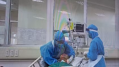 Bệnh nhân COVID-19 Việt Nam cao tuổi nhất khỏi bệnh