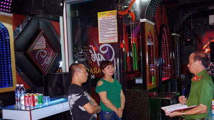 Phạt 5 cơ sở kinh doanh karaoke không phép