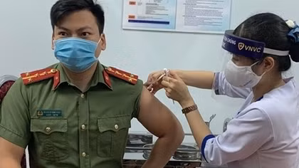 Khẩn trương lập danh sách 10 nhóm đối tượng ưu tiên tiêm miễn phí vaccine COVID-19