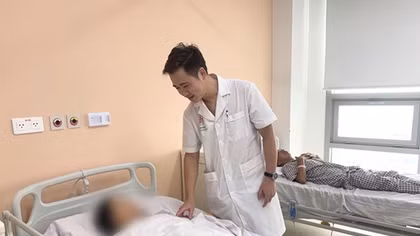 Thủng ruột non vì nuốt phải mảnh xương khi ăn bún sườn
