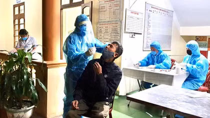 Xét nghiệm COVID-19 toàn bộ bệnh nhân nặng ở bệnh viện khu vực sông Hồng