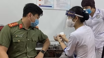 Trước ngày 15/8 phải tiêm chủng xong vaccine COVID-19 đợt 3