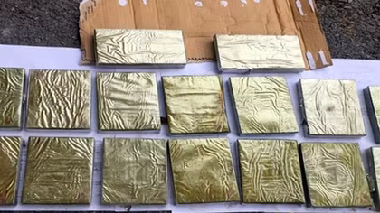 16 bánh heroin giấu trong lốp xe tải