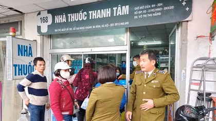 Giá khẩu trang giảm xuống 10 lần nhờ QLTT đi kiểm tra