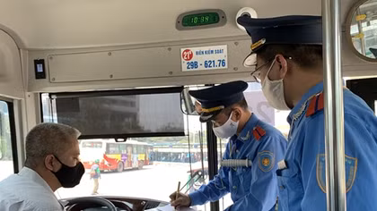 Nhà xe vắng khách vẫn không "lơ là" phòng chồng dịch