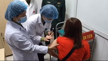Dự kiến tiêm mũi vaccine COVID-19 đầu tiên vào ngày 8/3