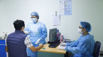 Người bệnh ung thư có nguy cơ nhiễm COVID-19 cao hơn 