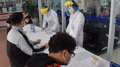 Thêm 16 người nhập cảnh về nhiễm COVID-19
