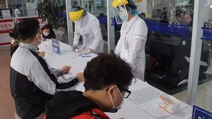 Thêm 2 ca mắc COVID lây từ thầy giáo tiếng Anh