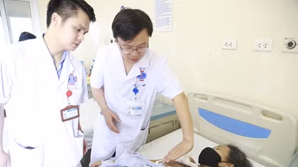 Bỏ dở điều trị 4 năm, khối u tái phát to hơn quả bưởi