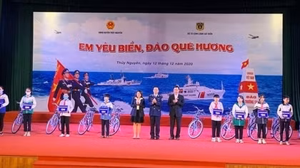 Cậu học trò lớp 8 chiến thắng ở cuộc thi "Em yêu biển đảo quê hương"