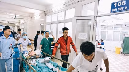 Nhân viên y tế bị bạo hành còn cao