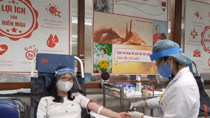 Gần 1.000 người hiến máu trong Ngày Toàn dân hiến máu tình nguyện 
