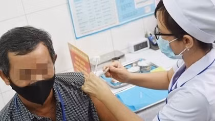 Tiêm thử nghiệm lâm sàng vaccine COVID-19 giai đoạn 2 tại Long An