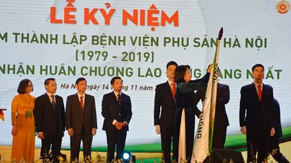 BV Phụ sản Hà Nội đón nhận Huân chương Lao động hạng Nhất lần thứ hai