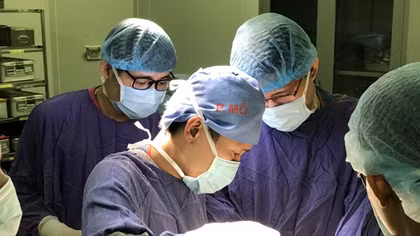 Thay khớp háng, nam thanh niên hết "chân ngắn, chân dài" 