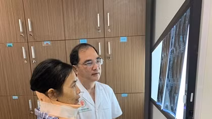 Phẫu thuật ca bệnh khó “U rễ thần kinh vùng chấm cổ”