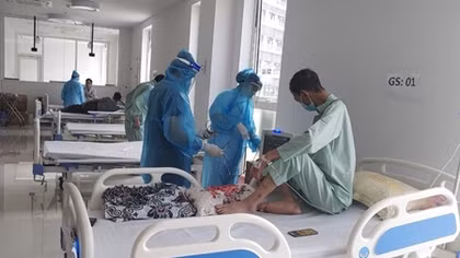 110 bệnh nhân từ BV Bệnh Nhiệt đới đã chuyển về BV Bạch Mai ở Hà Nam