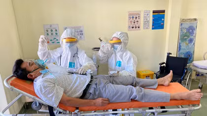 Thêm 3 ca COVID-19 liên quan tới BV Bạch Mai, Việt Nam ghi nhận ca bệnh thứ 174