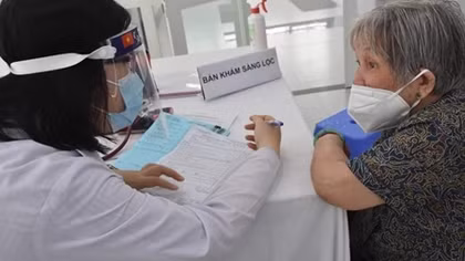TP Hồ Chí Minh: Phấn đấu 70% dân số được tiêm vaccine mũi 1 trong tháng 8 
