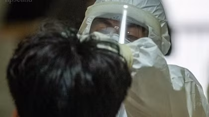 Thêm 2 chuyên gia và 3 công dân Việt nhiễm COVID-19