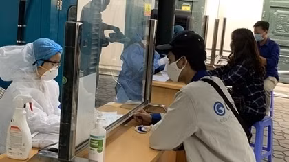 Hà Nội thêm 2 người dương tính, có 1 bác sĩ ở Bệnh viện Phổi Trung ương