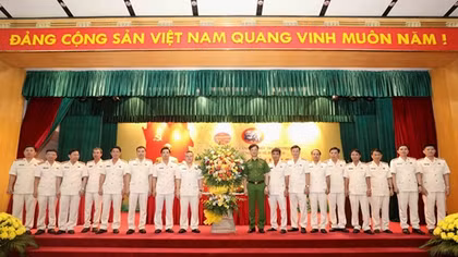 Chỉ đạo đấu tranh hiệu quả với tội phạm tham nhũng, kinh tế, buôn lậu