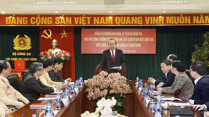 Chú trọng xây dựng, giáo dục ý thức chấp hành pháp luật về ATGT cho thế hệ tương lai