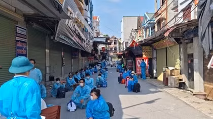 Di chuyển hàng nghìn công nhân ra khỏi ổ dịch Núi Hiểu