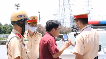 Gần 9.000 trường hợp vị phạm giao thông bị xử lý trong ngày đầu ra quân