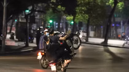 Khởi tố 5 đối tượng đua xe trái phép ở Hà Nội
