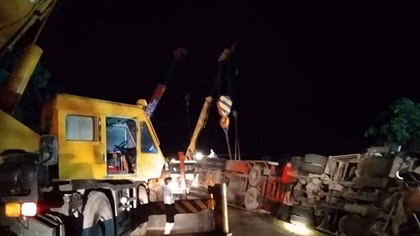 Hé lộ nguyên nhân vụ xe container đè xe khách làm 3 người chết ở Quảng Ninh