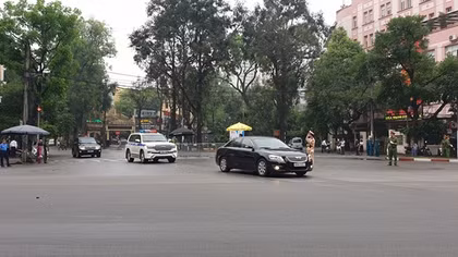  Đội mưa phân luồng, đảm bảo tuyệt đối an toàn Lễ quốc tang nguyên Chủ tịch nước Lê Đức Anh