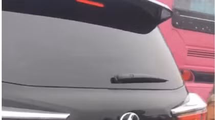 Thông tin thêm về xe Lexus 570 đeo biển trước xanh, sau trắng