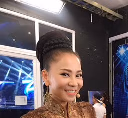 Thu Minh phản pháo khi bị tố cùng chồng Tây lừa đảo