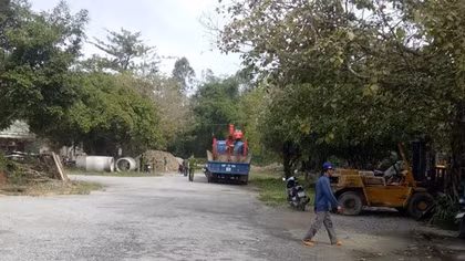 Nam công nhân bị cuốn vào máy trộn bê tông tử vong