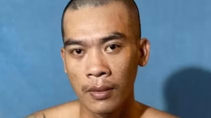 Mang súng đi mua ma túy