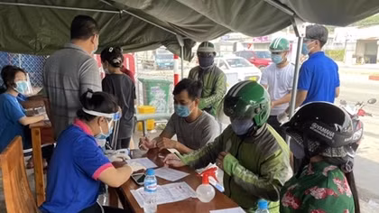 Có 68 ca mắc COVID-19 liên quan đến chủ quầy bán trà sữa